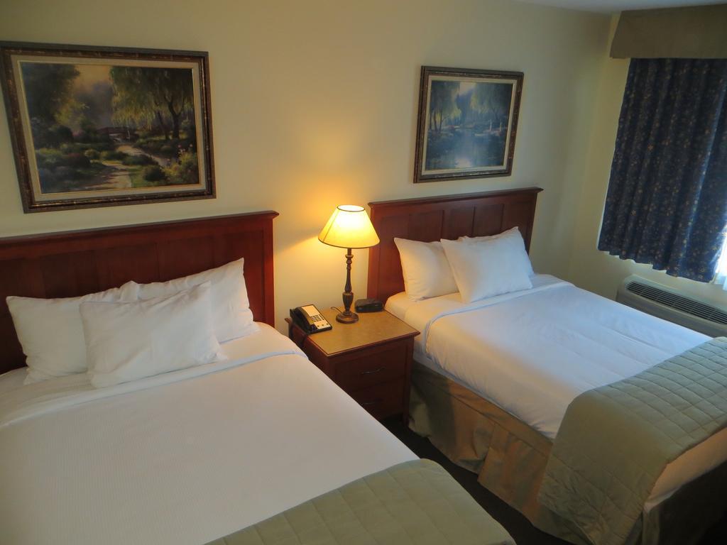 Hotel St-Bernard Saint-Bernard-de-Lacolle Quarto foto