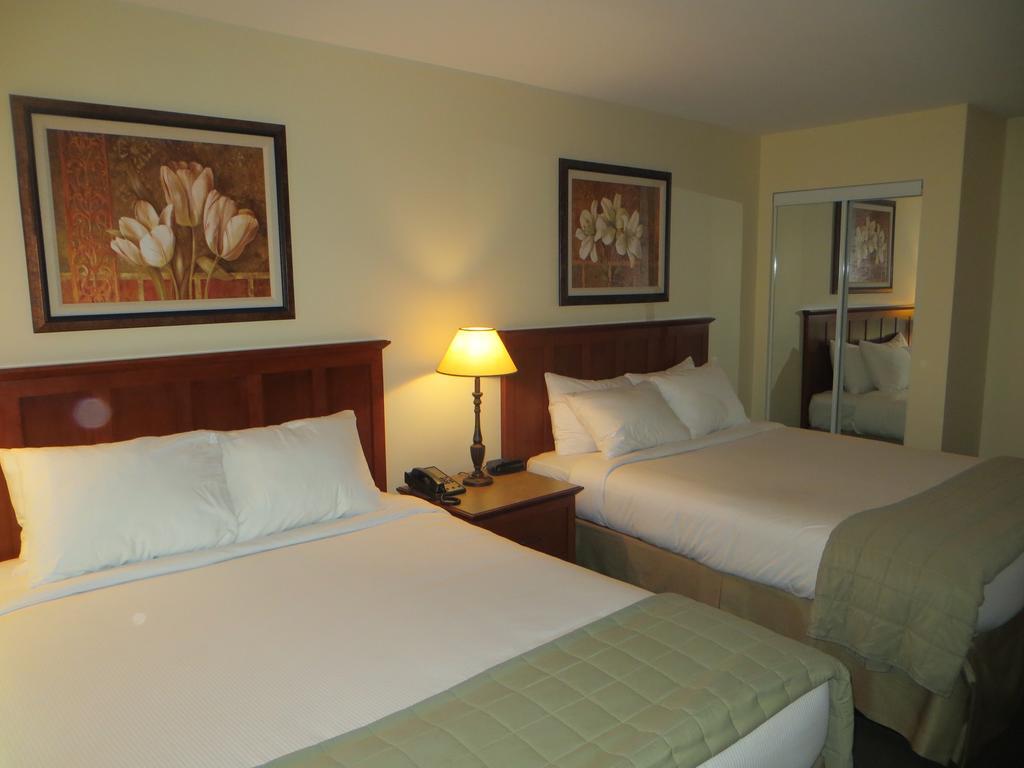 Hotel St-Bernard Saint-Bernard-de-Lacolle Quarto foto